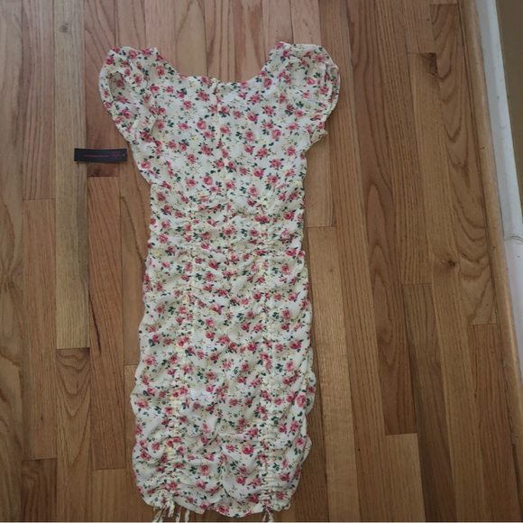 NWT Pink floral scrunch dress- size Small - Picture 11 of 11
